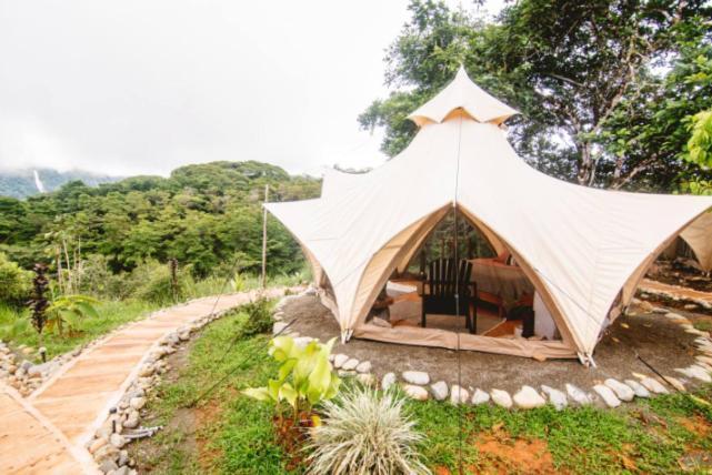 Holos Retreat Center: The Entire Ridge Basecamp Baru Eksteriør bilde